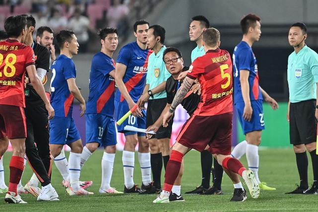 曼联客场战平富勒姆 库尼亚进球救主